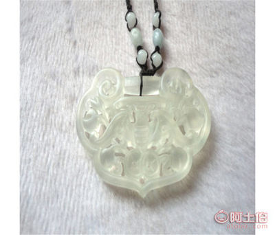 隨陽珠寶岫玉長命鎖 傳統文化的晶瑩承載與現代寓意的璀璨共鳴