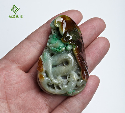翔發(fā)珠寶 緬甸五彩紅福天降龍掛件的價(jià)值與工藝解析